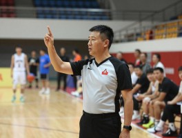 贵州篮球边裁,村BA裁判如何选拔,边裁手势解读,乡村赛事执裁难点