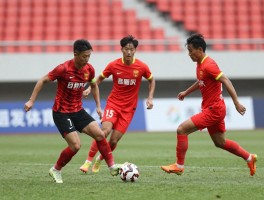 国足有利进攻,如何打造有效进攻体系,什么是转换进攻战术,双高中锋怎么用