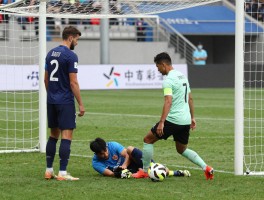 摔倒点球如何判罚,球员假摔如何判定,VAR技术如何改变判罚格局