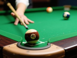 台球什么是正角球,如何判断正角与反角,正角球怎么瞄准,打正角球要注意什么