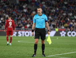 西甲边裁,如何判断越位,旗语信号解读,VAR带来哪些挑战