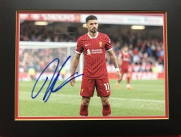 利物浦球员签名,如何获得签名,到哪里找球员签名,签名真假如何鉴别