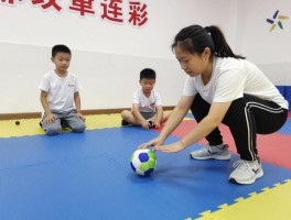 羊角球是个什么体育器材,适合年龄,感统训练方法,玩法教程