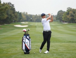 高尔夫球员赞助,球员如何获得赞助,赞助费用如何确定,品牌选择标准是什么