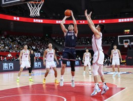 篮球急停急起动作要领,急停时重心如何控制,急停跳投如何衔接,如何避免急停时走步违例