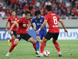 恒大日本球员,亚冠赛场与哪些日本球队交手,对阵日本球队战绩如何,有哪些经典对决