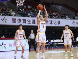 露雯篮球生涯全记录,为什么能成为女篮队长,如何克服伤病,技术特点是什么,现状如何