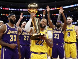 湖人球员夺冠图片,湖人夺冠经典图片有哪些,球员如何庆祝冠军时刻,园区冠军图片意义