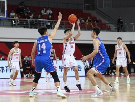 蓝球中的挡拆是什么意思,挡拆战术有几种分类,如何避免移动挡拆犯规