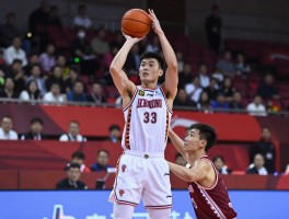 广厦篮球员刘铮生涯全回顾，技术特点如何,为何转会上海,职业生涯数据怎样