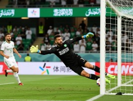 沙特门将越位是什么意思,越位新规则有哪些变化,如何判断门将出击时的越位