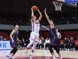 篮球怎么保护球,上篮时如何护球,运球时怎样防抢断,护球动作有哪些技巧