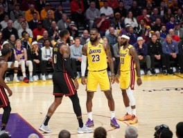 湖人热火G1球员得分,詹姆斯准三双数据,浓眉内线统治力,热火伤病影响多大