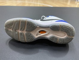 篮球鞋鞋底破了能补吗,修补后影响打球吗,专业换底多少钱,自己如何修复磨平的鞋底