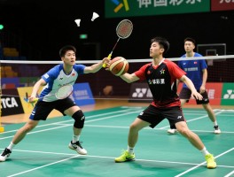 羽毛球挡拆是什么意思,它和篮球挡拆有何不同,如何运用在双打中