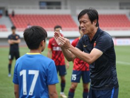 范志毅怒斥打架小球员，事件背景是什么，小球员后来怎么样，范志毅为什么发火