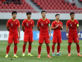 国足的好球员评判标准是什么,历史地位如何衡量,现役与传奇谁更强