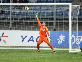 射来的点球,如何扑出点球,点球扑救技巧有哪些,门将怎样判断射门方向