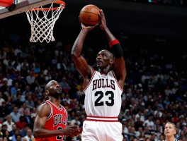 篮球员乔丹,他的弹跳能力如何培养,关键球处理秘诀是什么,为何被称为篮球之神