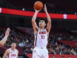 奥利弗球员是谁,现在效力于哪个球队,是什么水平,在CBA数据如何