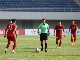 犯规后有利进攻球没进，裁判如何补判犯规，球员怎样把握二次进攻，有利条款何时失效