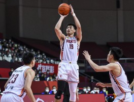 火箭目前中锋,阵容深度如何,核心中锋是谁,战术作用怎样