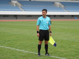 足球边裁训练，越位判罚技巧如何提升,旗示规范训练方法,体能考核标准有哪些