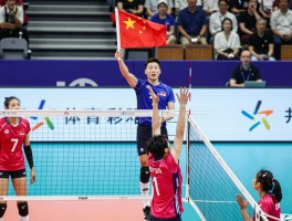 排球边裁旗子如何使用,司线员旗示有哪些,判罚标准是什么