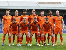荷兰现役球员,防线为何欧洲顶级,中场如何硬度十足,锋线怎样应对球星断层