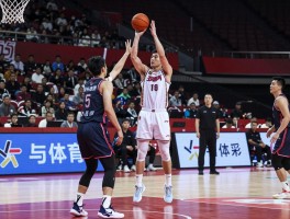 邓林峰球员,篮球职业生涯为何提前结束,从球场到荧幕如何成功转型