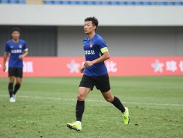 杨旭打中锋，技术特点如何,国家队表现怎样,优缺点有哪些？