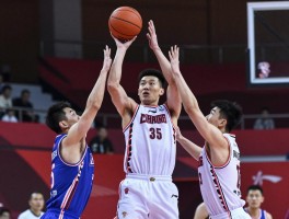 山东高速中锋,陶汉林状态下滑怎么办,库马杰张子宇能否扛起内线,新赛季中锋战术如何调整