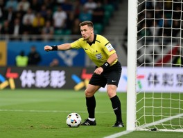 越位判决方式是什么意思,边裁判罚越位的依据是什么,VAR如何改变越位判罚