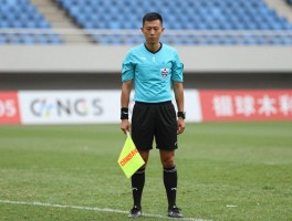 足球边裁换旗,边裁如何正确使用旗语,旗语信号有哪些含义,如何避免旗语误判