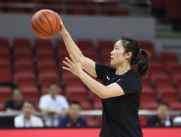 潘宁篮球生涯揭秘，如何从CBA悍将转型女篮教练，三分神准秘诀是什么