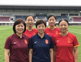 国足球员太太团丨她们是谁,有何背景,如何支持球员,为何备受关注