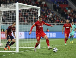 福勒点球,为何放弃射门,有何深远影响,体现了什么体育精神