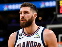 篮球米德尔顿丨他现在效力哪个球队,最新数据表现如何,为何被称为辣个男人