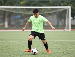 野球场的中锋怎么打,需要哪些技术,如何发挥体重优势,矮个中锋如何生存