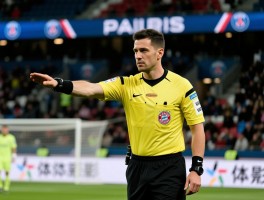 巴黎拜仁边裁,VAR技术如何改变判罚格局,裁判心理压力如何影响判罚准确度