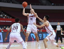 中锋穿路威是什么战术,中锋如何防守小个后卫,挡拆后中锋该怎么换防