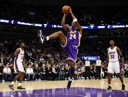 科比篮球特技如何学习,实战怎样应用,为何被称为黑曼巴步伐