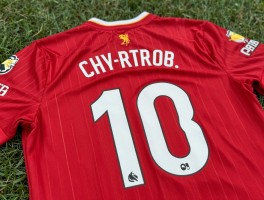 利物浦球员版球衣丨科技性能如何,设计有何含义,收藏价值高吗