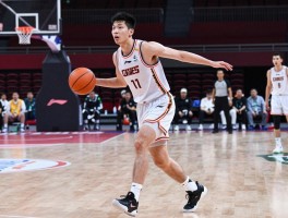 篮球垫步,是什么动作,如何正确使用,与走步有何区别