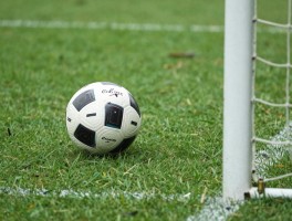 角球是任意球嘛为什么,角球和任意球的判罚条件,角球能否直接射门得分,角球破门叫什么球