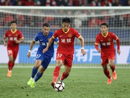 足球什么情况是进攻有利，如何创造反击机会,怎样把握进球时间分布