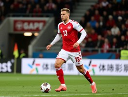 丹麦球员奎瓦,他的技术特点是什么,在哪些俱乐部效力过