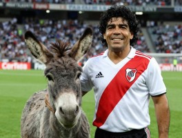 奥特加球员,小毛驴,河床队,阿根廷中场,马拉多纳接班人是谁？