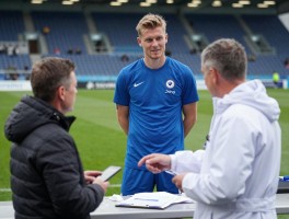 冰岛队球员副业丨牙医导演飞行员,为何发展第二职业,如何平衡足球与工作