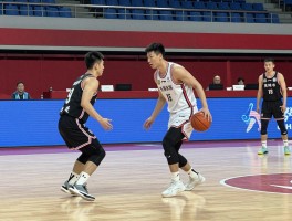 篮球绕杆走步是什么意思,如何判断是否走步,训练时如何避免走步犯规